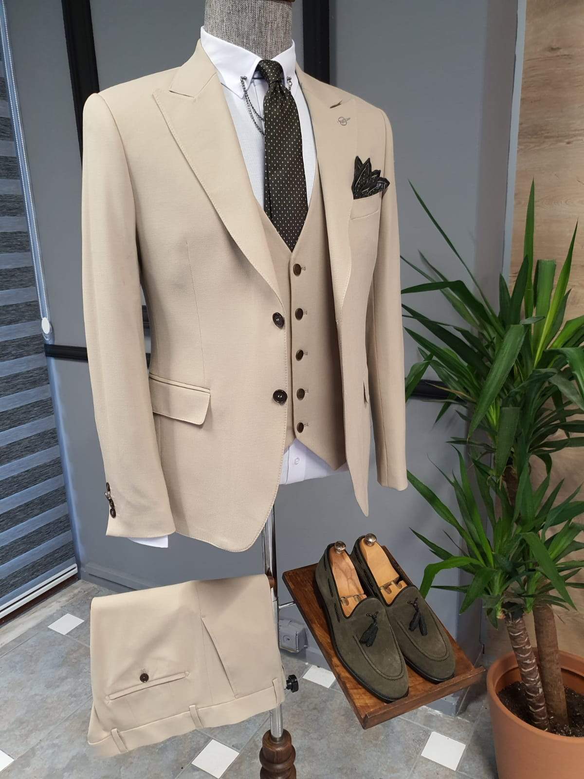 Men Beige 3 Piece Suit Beach Wedding Suit Formal Party Wear Suit Sainly–  SAINLY
